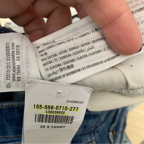 ✨NWT Abercrombie & Fitch Distressed The Mom High Rise Jeans Size 2 26 X SHORT - Picture 11 of 12